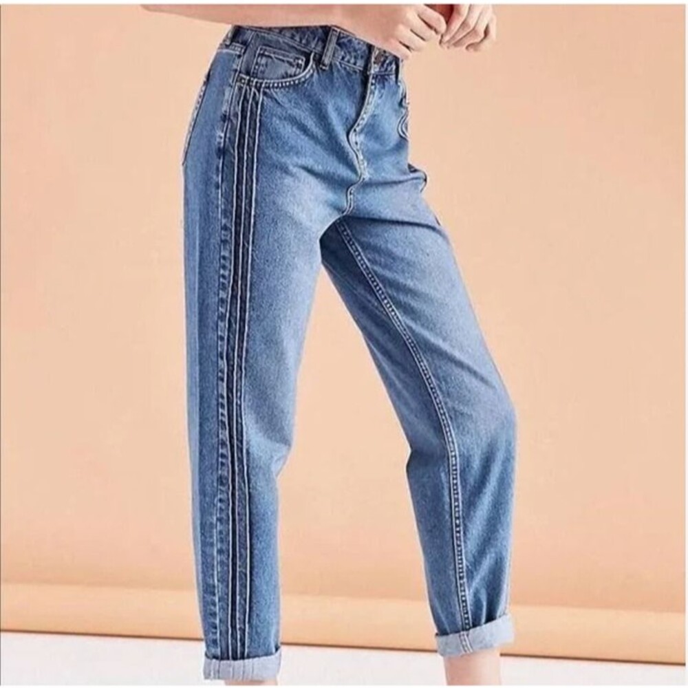 BDG urban outfitters Pintuck mom jeans size 26 high waist relaxed fit